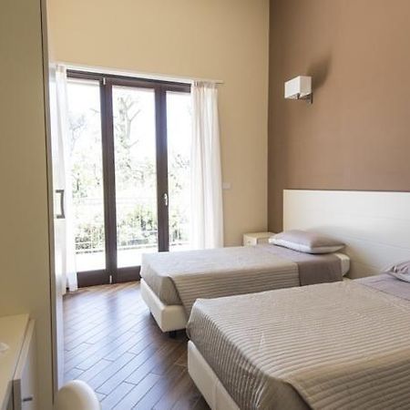 Golden House Hotel Mesagne Luaran gambar