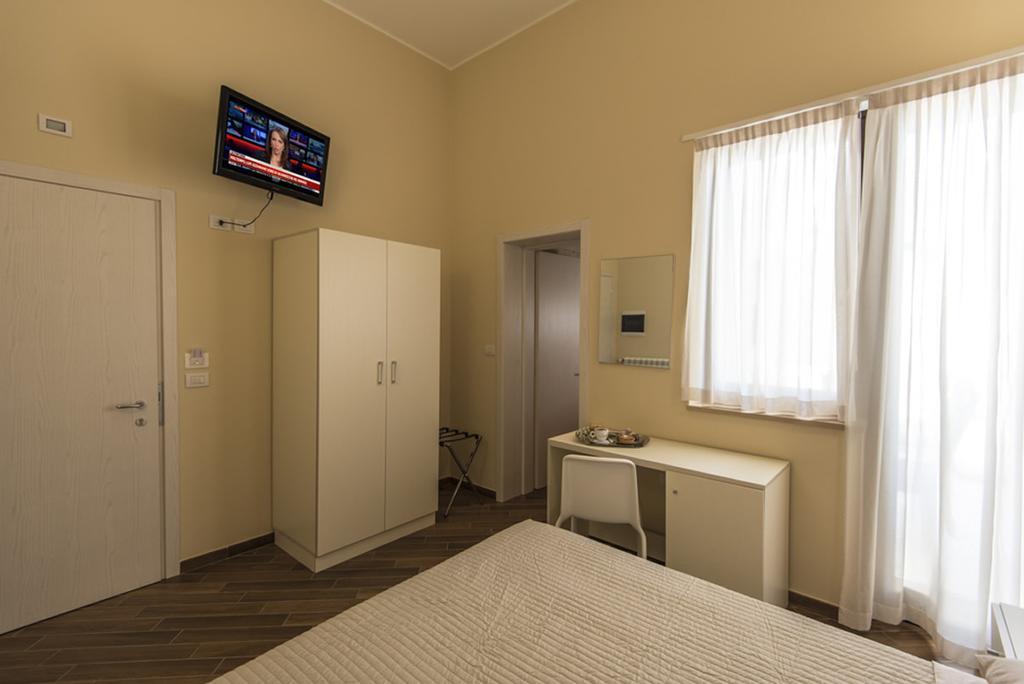 Golden House Hotel Mesagne Bilik gambar