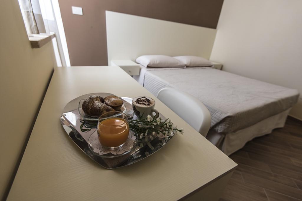 Golden House Hotel Mesagne Bilik gambar